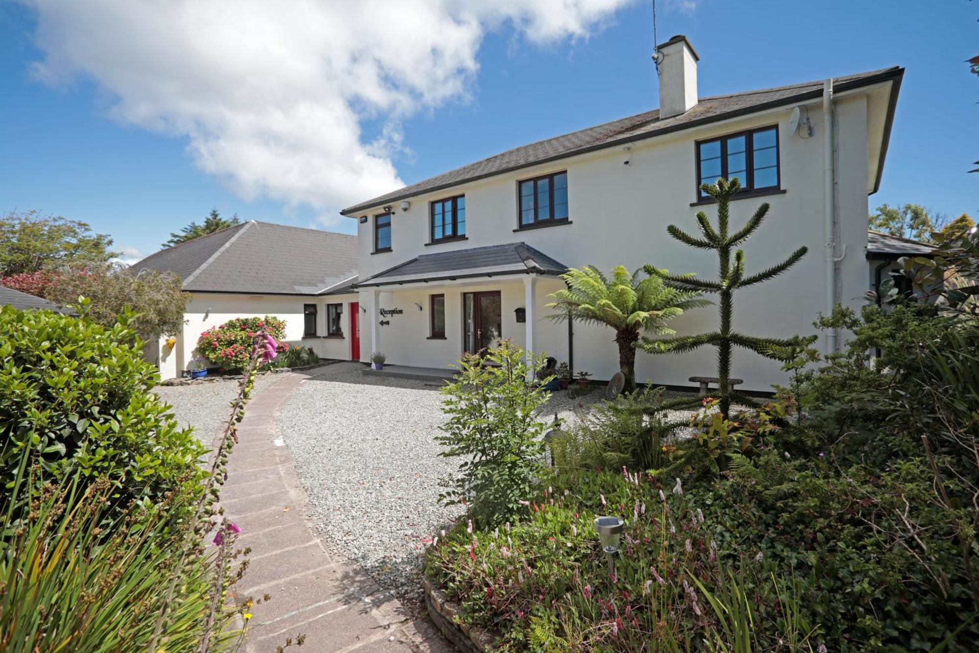Corthna Lodge Schull Exterior photo