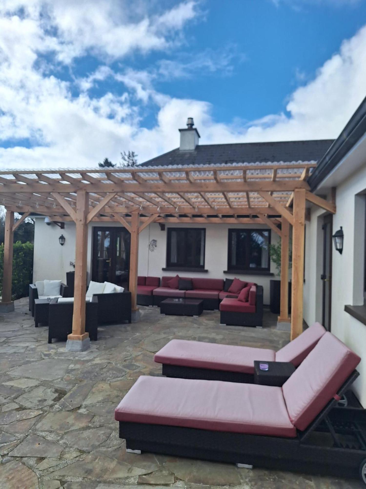 Corthna Lodge Schull Exterior photo