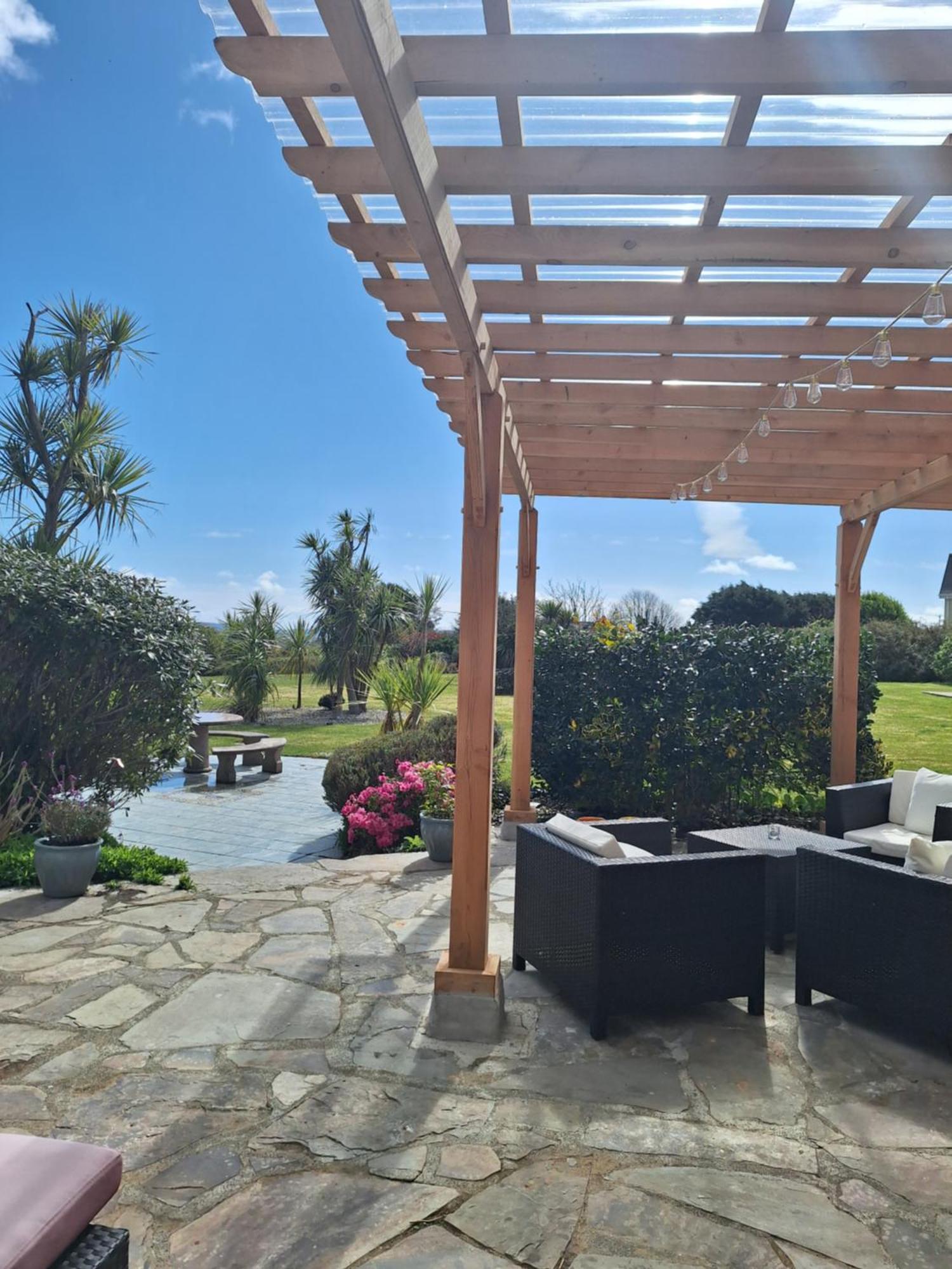 Corthna Lodge Schull Exterior photo